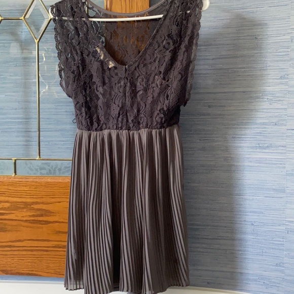 Gray dress - Picture 2 of 5